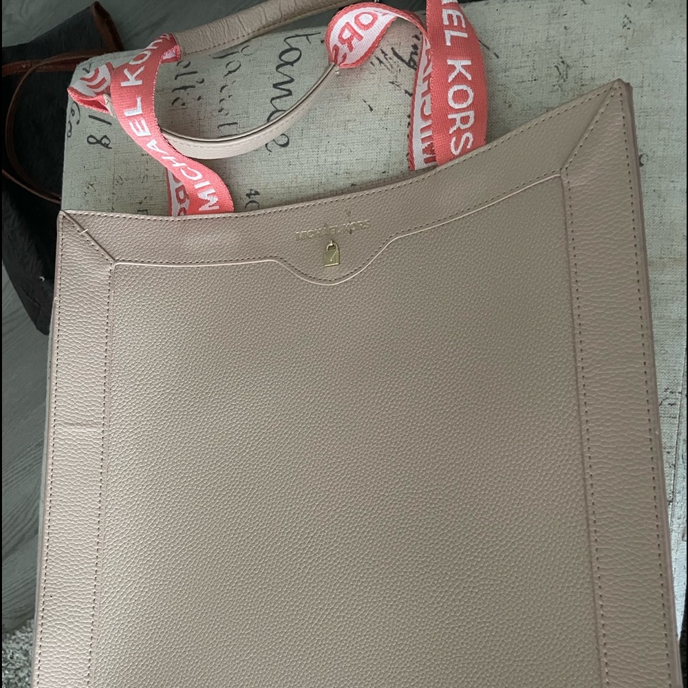 Michael Kors tote bag.